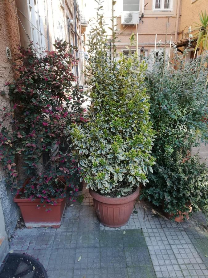 Tra Gianicolo E Trastevere Rome Exterior photo