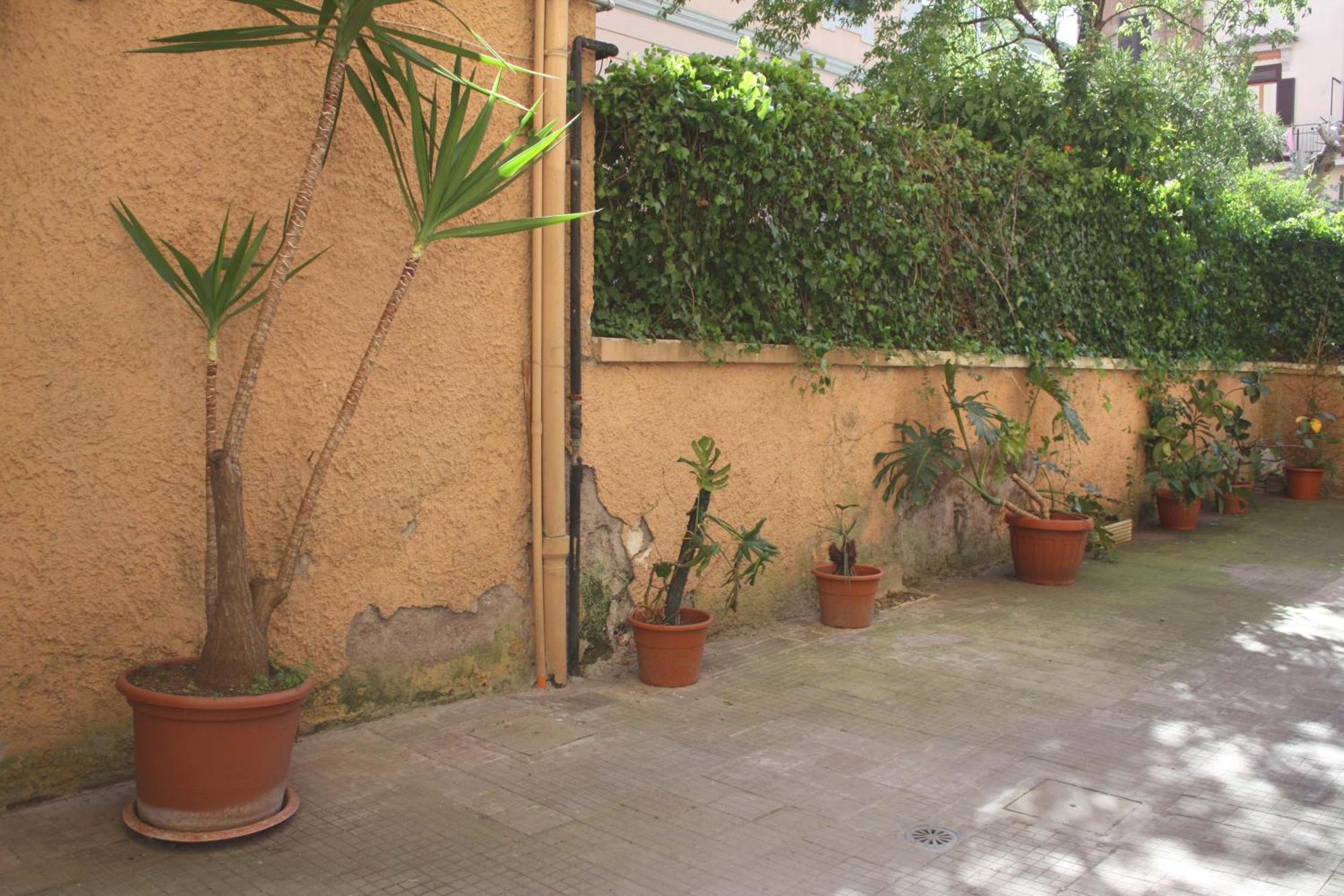 Tra Gianicolo E Trastevere Rome Exterior photo